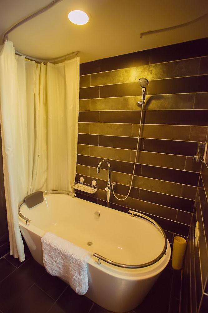Fx Hotel Xujiahui - Shanghai Stadium Branch Экстерьер фото